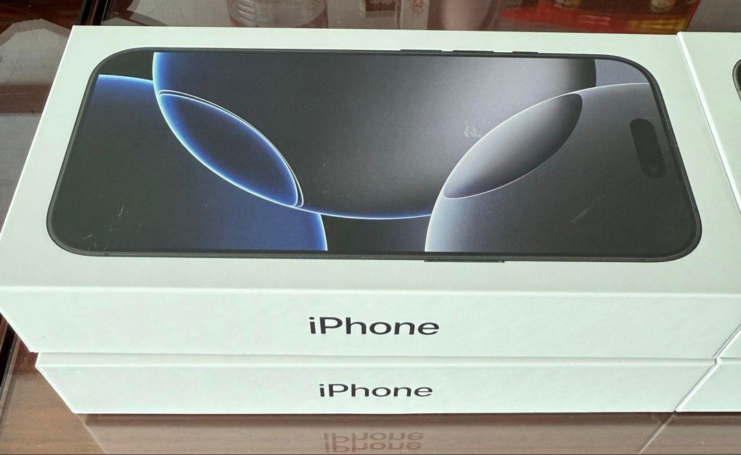 IPhone 16 Pro 256Gb Titanium (Category: iPhone 16 Series) located in Quezon City. Submitted by farfalla_amante (Listing ID 1333325559, Image 2). Description: Selling Brand New iPhone 16 Pro 256Gb Titanium. US version. Card Payment or Cash Meet up at Libis QC / Eastwood.