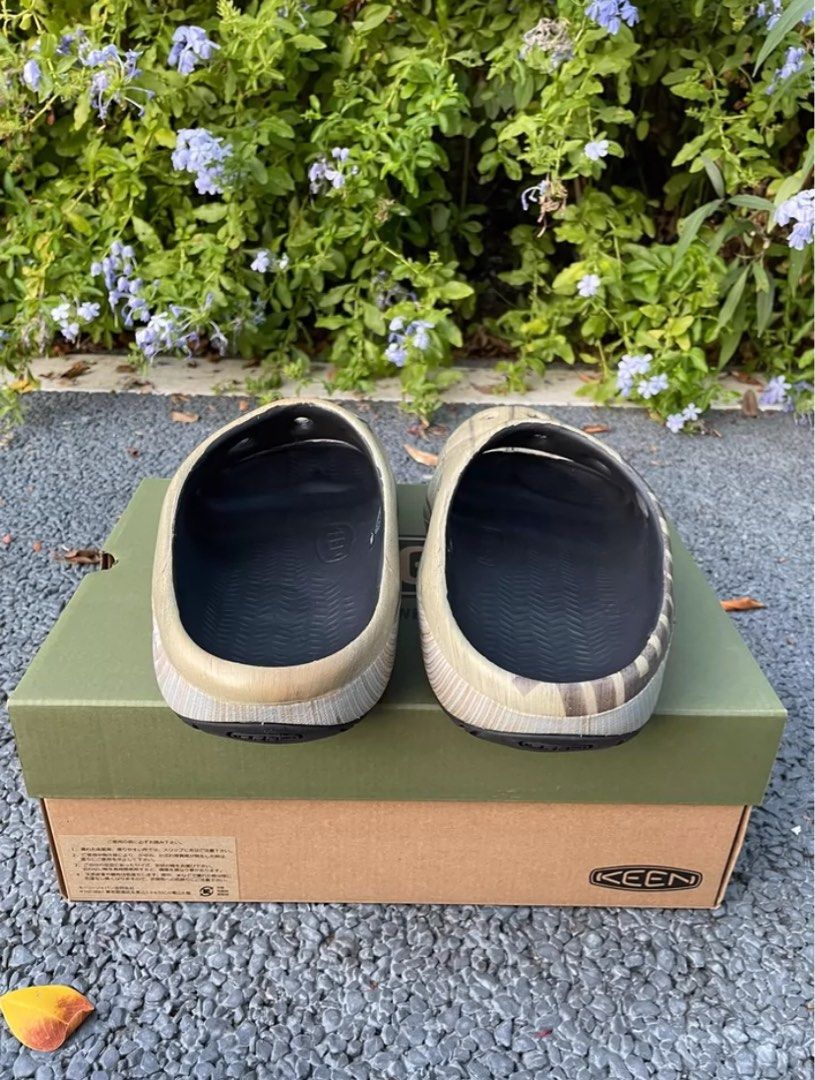 Keen YoGui Arts Clogs (Category: Flipflops and Slides) located in Singapore. Submitted by thriftlet (Listing ID 1333293113, Image 2). Description: Have sizes. Price for pic 1 colour. Black is $75.