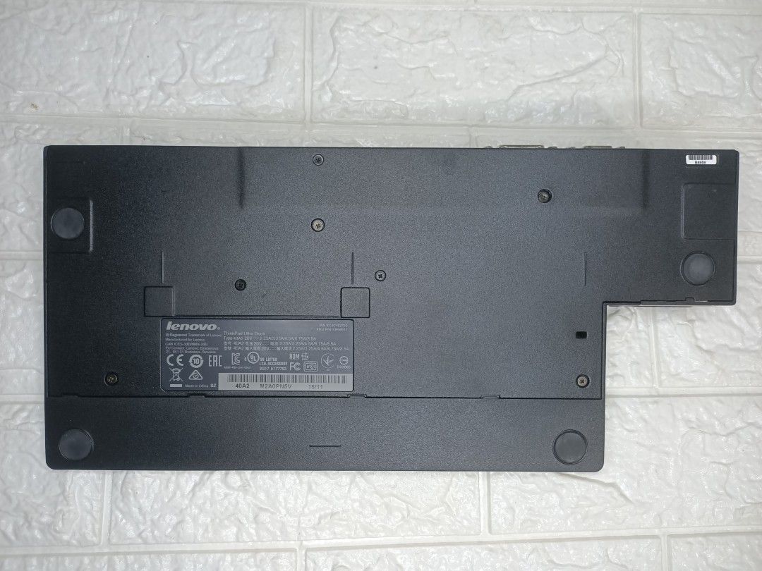 Lenovo ThinkPad 40A2 Docking Station (Category: Computer Parts) located in Las Pinas. Submitted by surplus_pinas (Listing ID 1333193819, Image 2). Description: Lenovo docking station 40a2. No key. Unit only. Light dents /scratches..