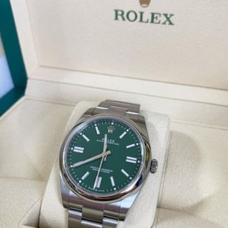 (Category: ) located in . Submitted by 0000watchcollectsg (Listing ID 1333178172, Image 1). Description: .