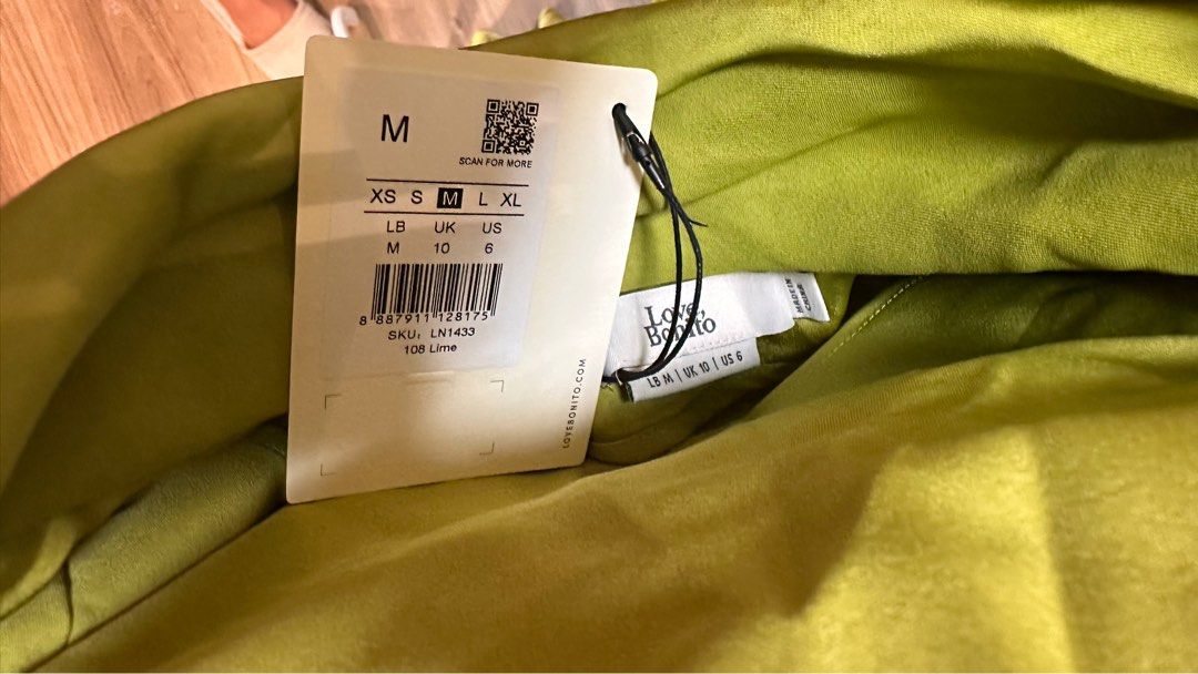 Love Bonito lime evening dress (Category: Evening dresses & gowns) located in Paranaque City. Submitted by secondstories_ (Listing ID 1333293286, Image 3). Description: No when worn. Di ko rin nasuot naka store lang sa cabinet. Brand new with tag RFS: need fund for operation.