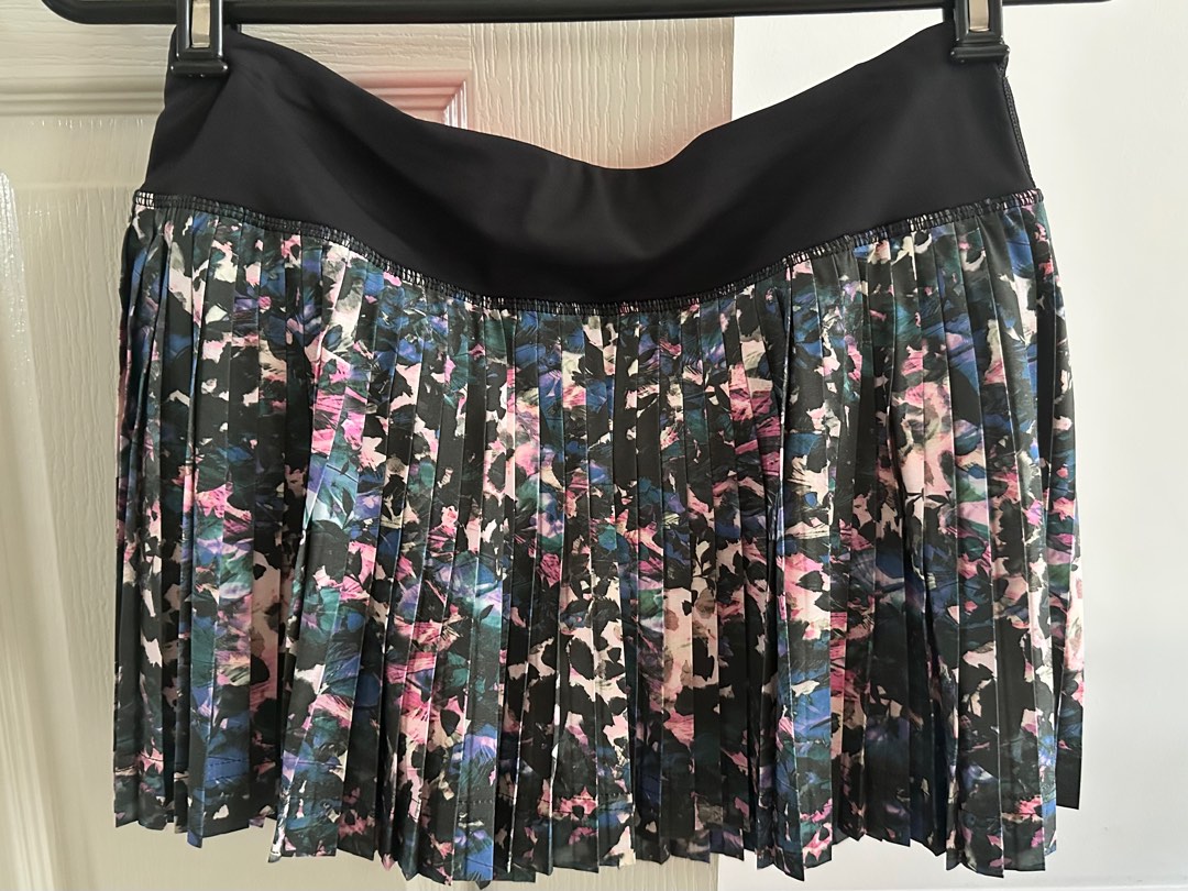 Lululemon Pleat To Street Skirt US Size 4 Women s Fashion Activewear on Carousell