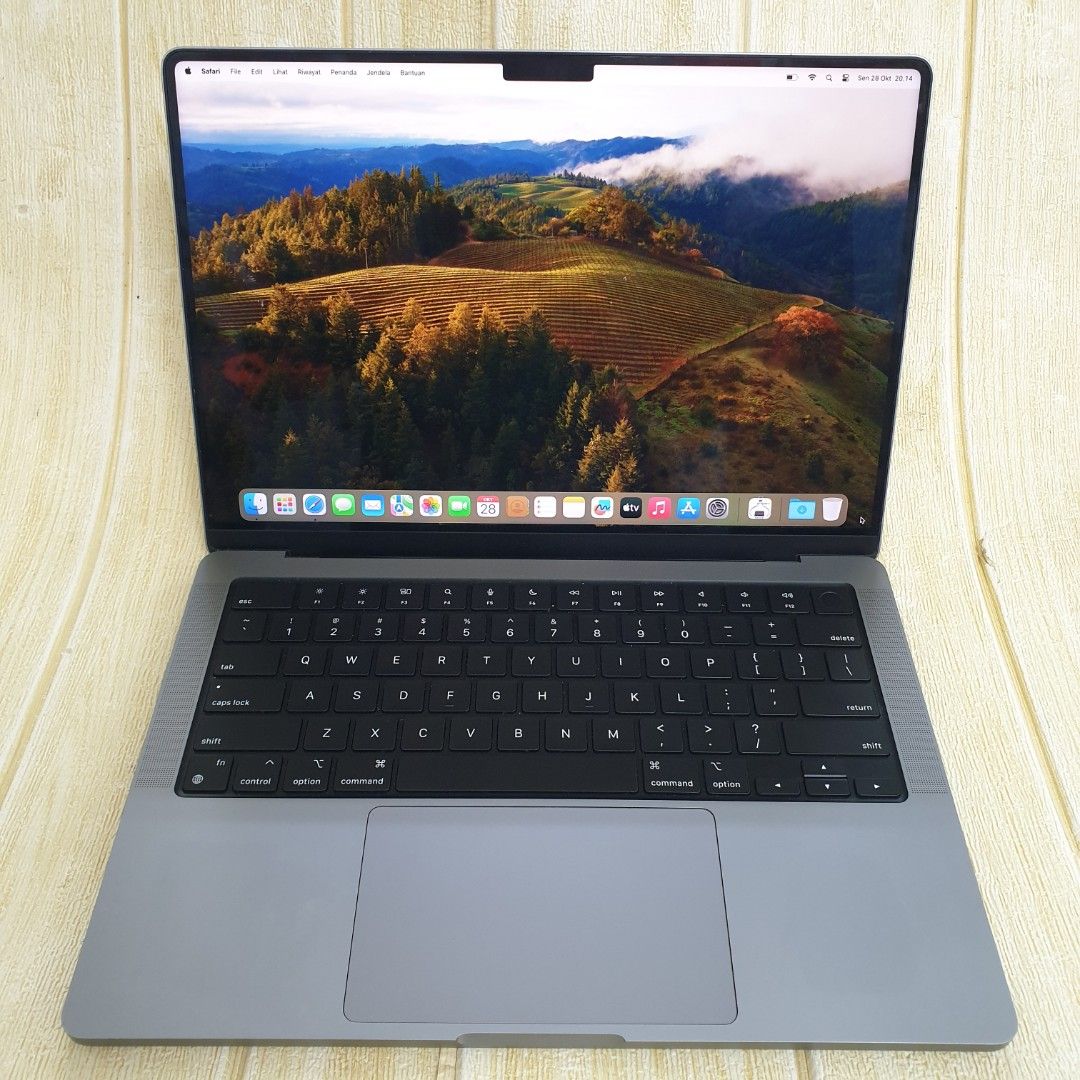 MacBook M1 Pro 16GB 1TB 14 inch Display
