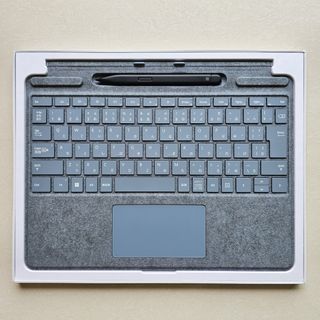 全新原廠Microsoft surface pro8 pro9 proX pro10 pro11 Signature Type Cover Keyboard鍵盤蓋 surface pro keyboard 平板電腦鍵盤 surface pro系列筆記本電腦 手提電腦 平板電腦 通用鍵盤蓋（淺灰色帶Slim pen 1 觸控筆）一一（門市現貨，一年保養）