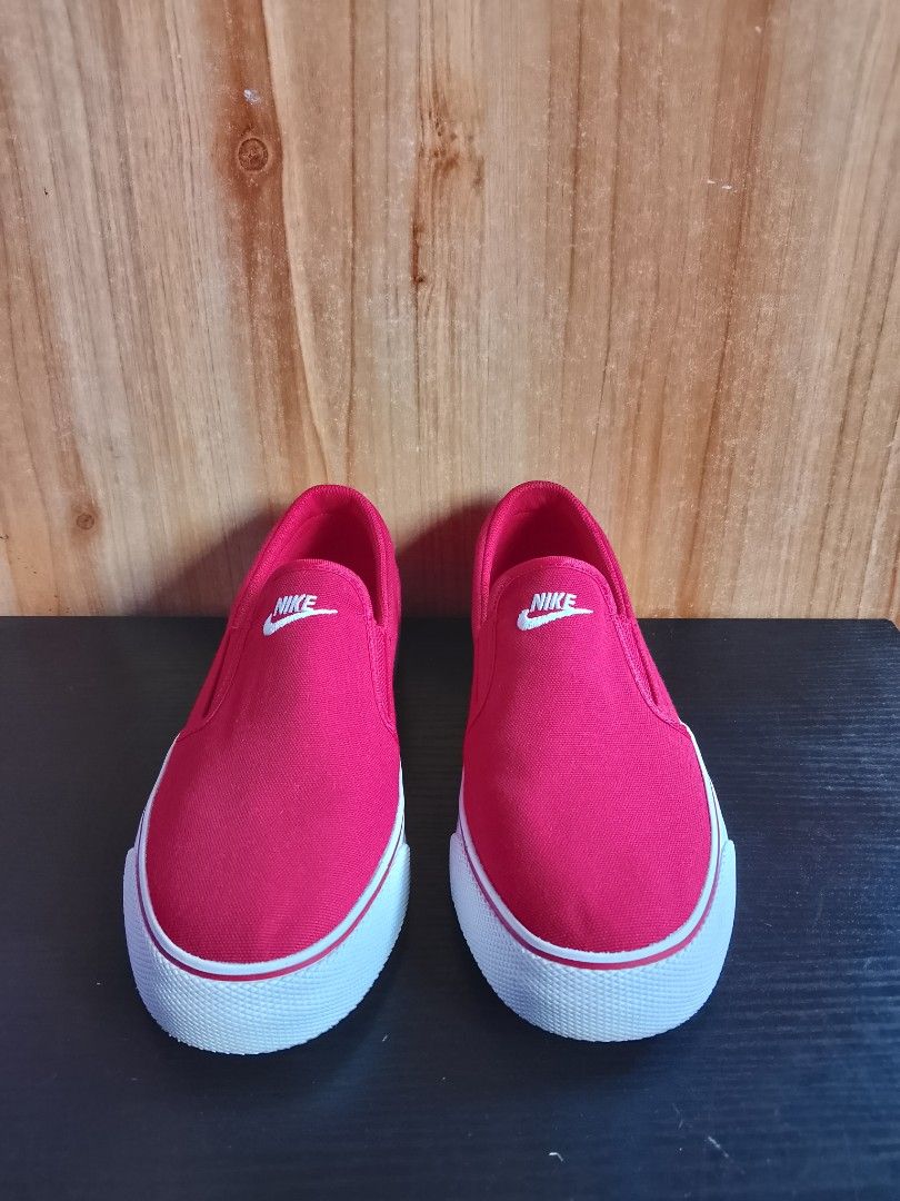 Nike Toki Slip on