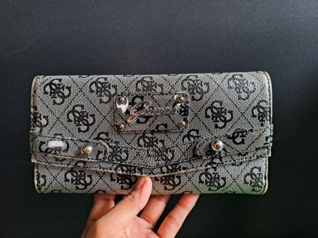 Preloved Guess wallets Women s Fashion Bags Wallets Wallets Card holders on Carousell