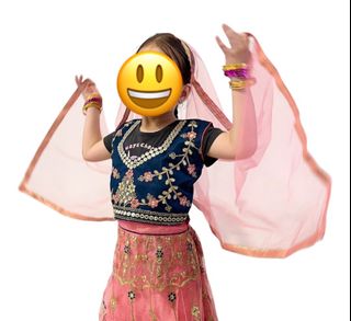 (Category: ) located in . Submitted by moschino (Listing ID 1333180338, Image 1). Description: .