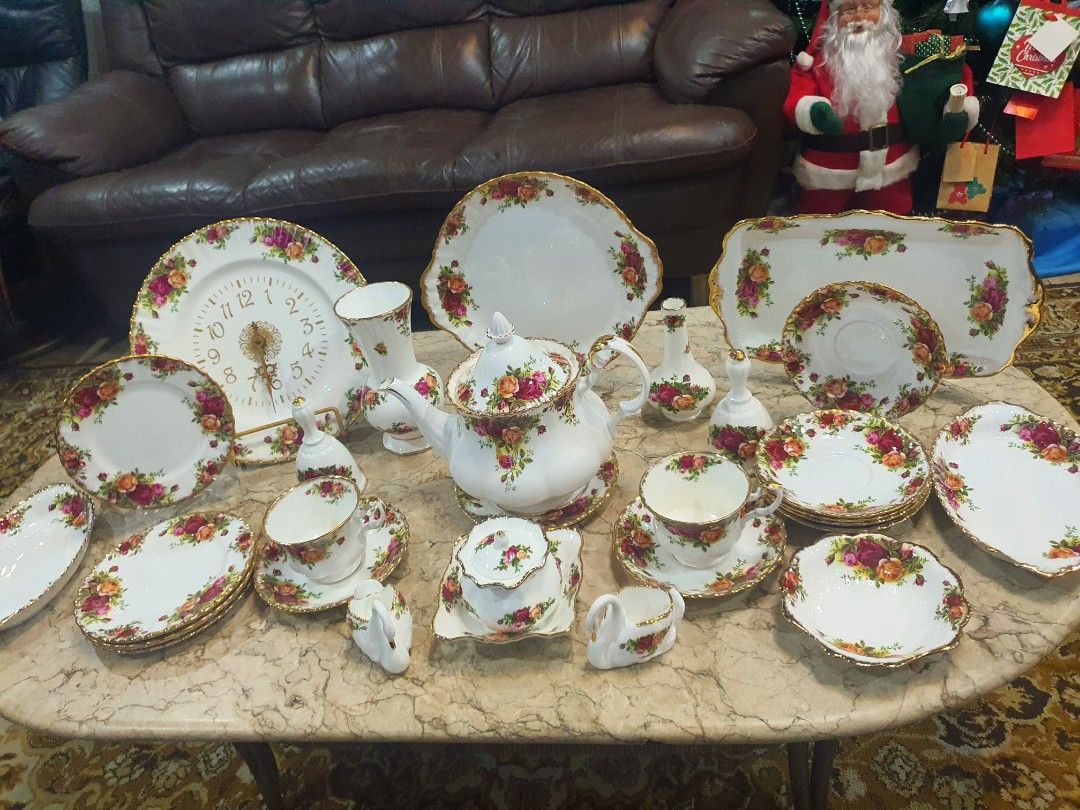 Royal Albert (Category: Other Kitchenware & Tableware) located in Paranaque City. Submitted by manilagolfmarket (Listing ID 1333307942, Image 1). Description: For Sale Royal Albert old country roses bone china england. Take all for only 34.9k pick up Bf Paranaque or add shipping Rfs: Decluttering.