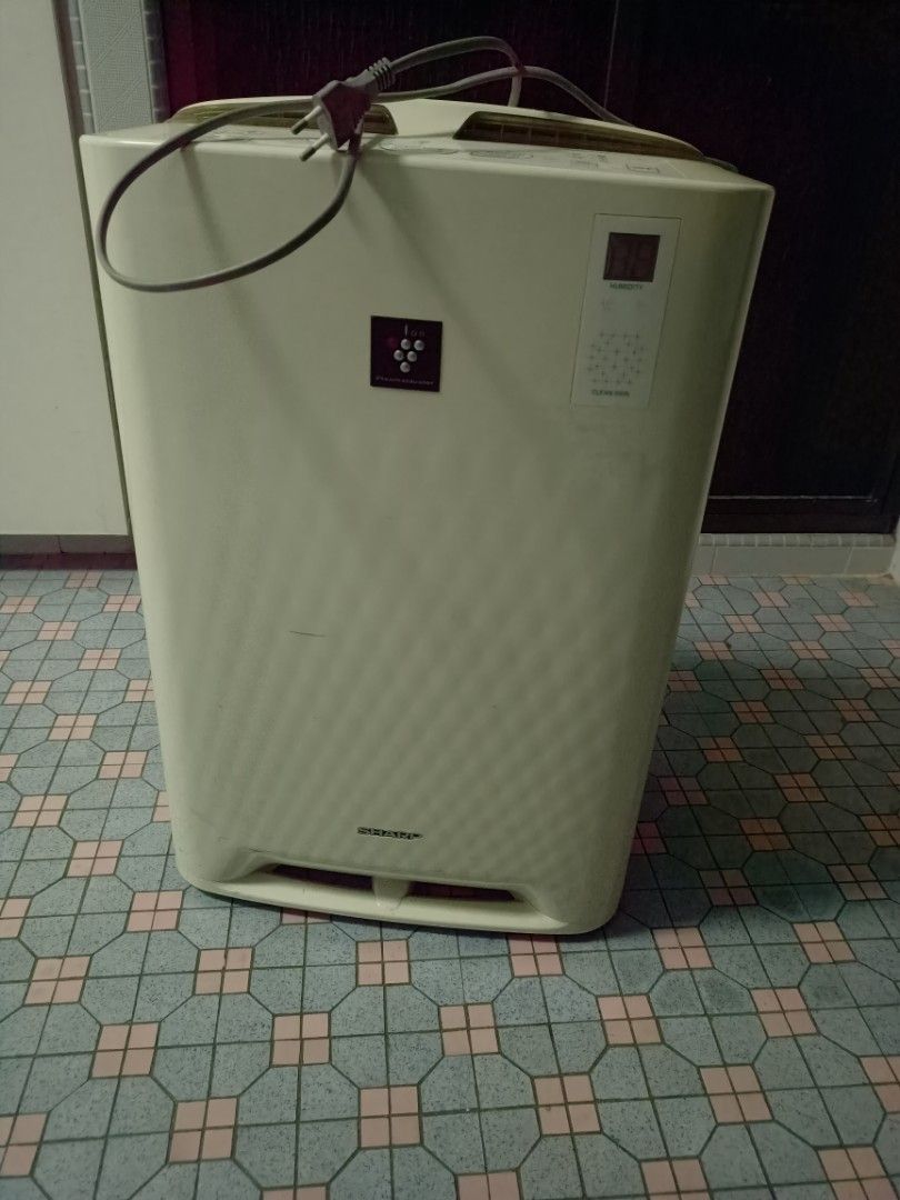 Sharp plasmacluster (Category: Air Conditioners & Heating) located in Singapore. Submitted by khaw1031 (Listing ID 1333319833, Image 1). Description: buy new... use 2/3 months keep until now... wanna clear house so selling it.