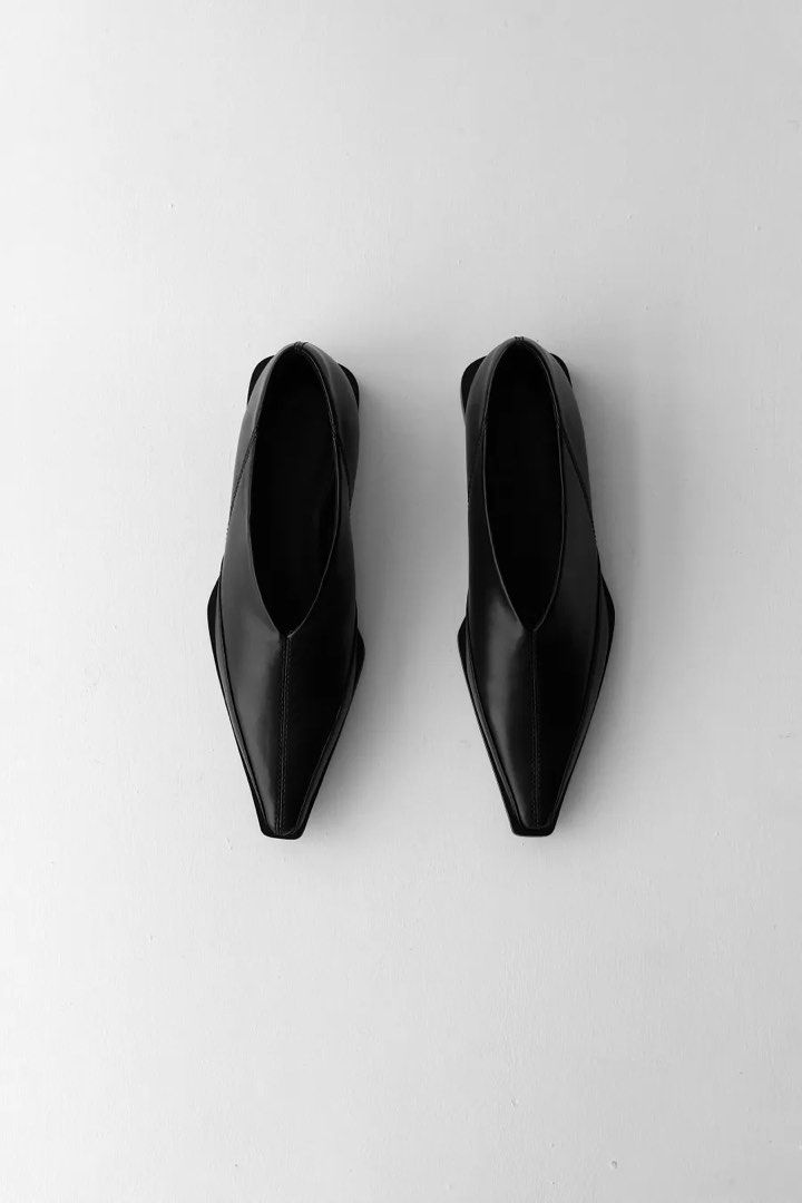 STUDIO DOE - V Flats 剪接平底尖頭鞋, 她的時尚, 鞋類, 樂福鞋