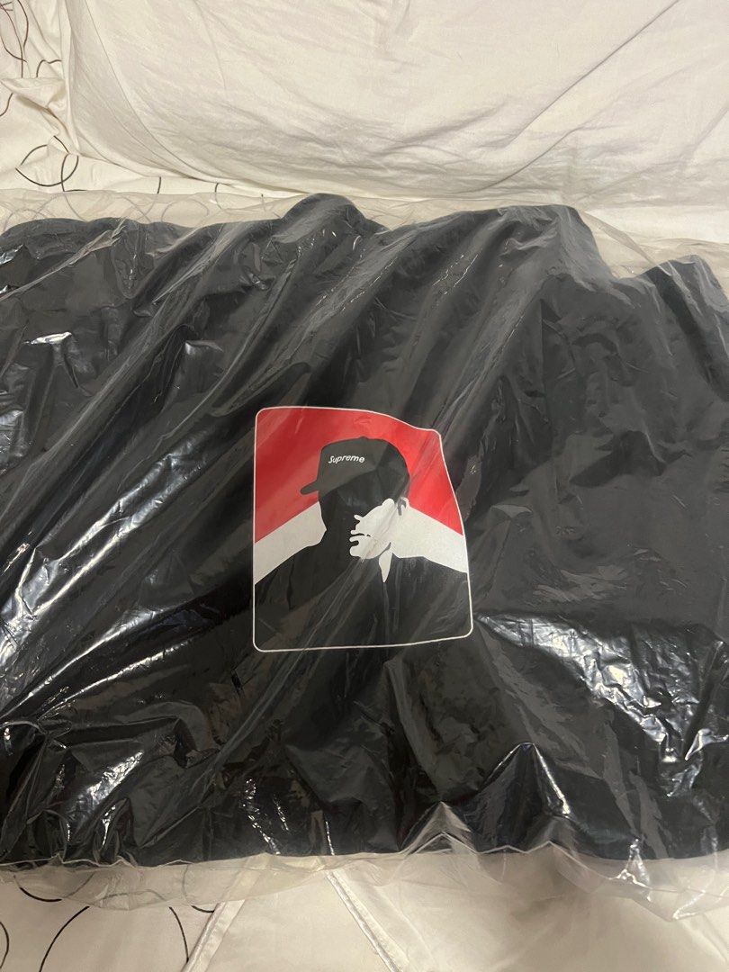 Supreme Portrait Hooded Sweatshirt (Category: Hoodies) located in Makati City. Submitted by 9ine_ (Listing ID 1333285008, Image 1). Description: Supreme Portrait Hooded Sweatshirt FW2020 Aka ‘Marlboro Man’ Size L.