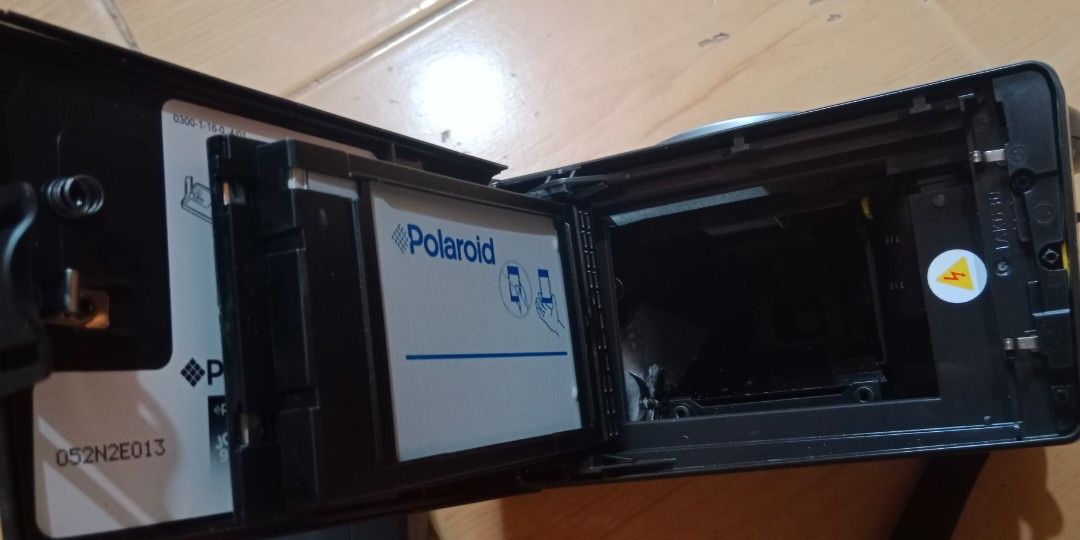 Vintage Polaroid Pocket Instant Camera take all (Category: Cameras) located in Bulacan. Submitted by Shoppe.Ups (Listing ID 1333160549, Image 2). Description: take all untested For Display/Collection what you see is what you get meetups: guiguinto plaridel bulacan - sh0pee checkout *(Payment First) - LBC COP/COD *(payment first for shipping fee only) -toktok / lalamove *mop: via gcash pm for interested.