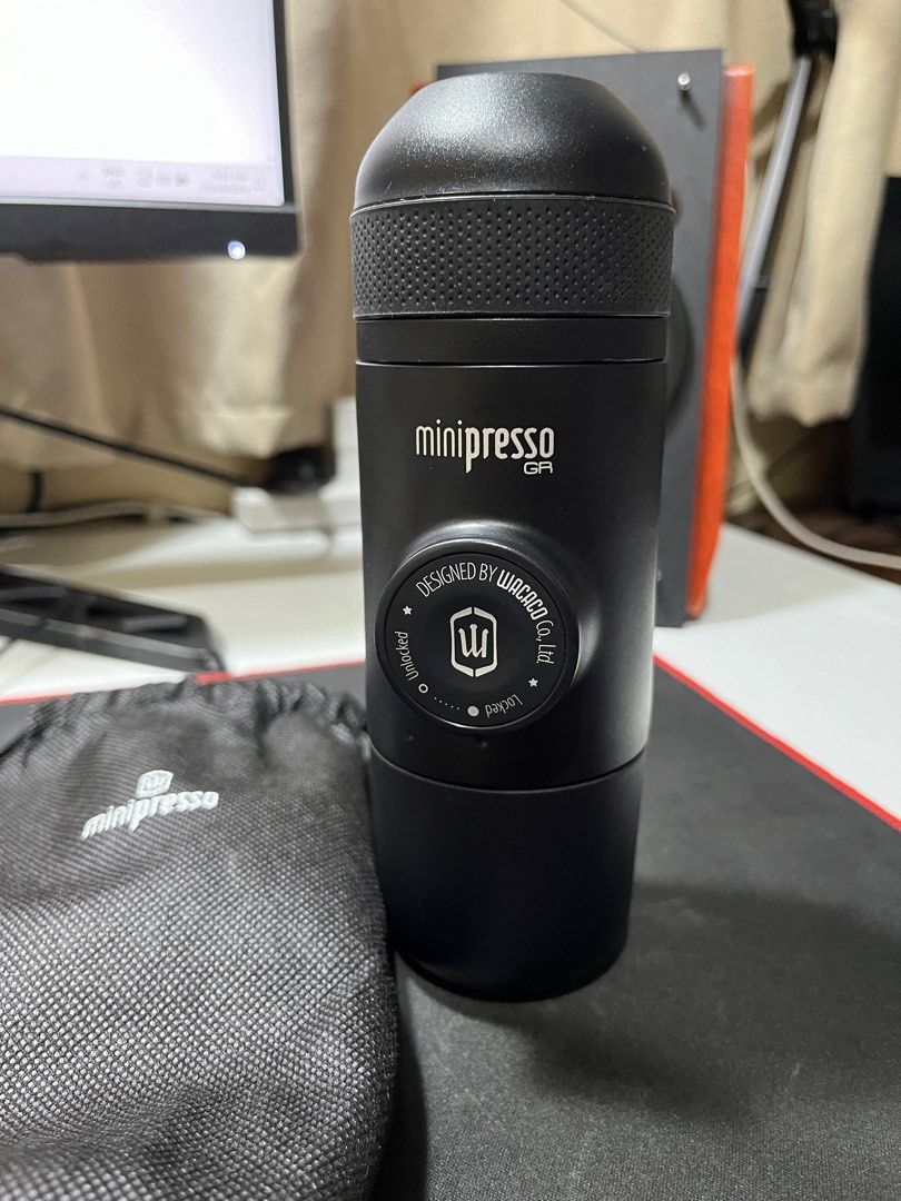Wacaco MiniPresso Portable Espresso Maker (Category: Coffee Machines & Makers) located in Manila. Submitted by keshi61 (Listing ID 1333157786, Image 1). Description: Never been used.