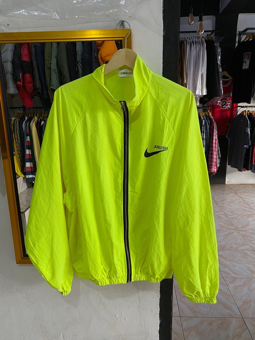 Windbreaker jacket nike ambush, Fesyen Pria, Pakaian Atasan di