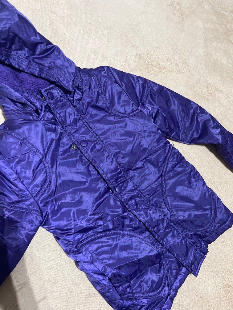 Winter Jacket (Category: Babies & Kids Fashion) located in Singapore. Submitted by kandeed (Listing ID 1333216162, Image 3). Description: Winter jacket for kids in very good condition Can fit 4-6year olds.
