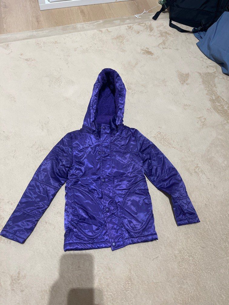 Winter Jacket (Category: Babies & Kids Fashion) located in Singapore. Submitted by kandeed (Listing ID 1333216162, Image 1). Description: Winter jacket for kids in very good condition Can fit 4-6year olds.