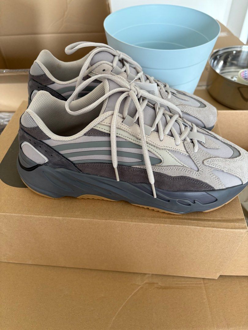 Yeezy boost 700 v2 tephra fake outlet