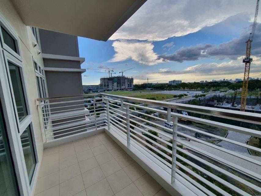 FOR SALE: 2BR Veranda Arca South (Category: Apartments & Condos) located in San Juan City. Submitted by teamalphatrading (Listing ID 1333438975, Image 3). Description: Alveo 2BR Veranda Arca South For Sale PHP 22M 2BR Veranda Arca South by Alveo 87 sqm 2 bedrooms 2 toilet and bath 1 parking slot 7th floor Brand New 3 split type AC Fully Paid Title on Hand.