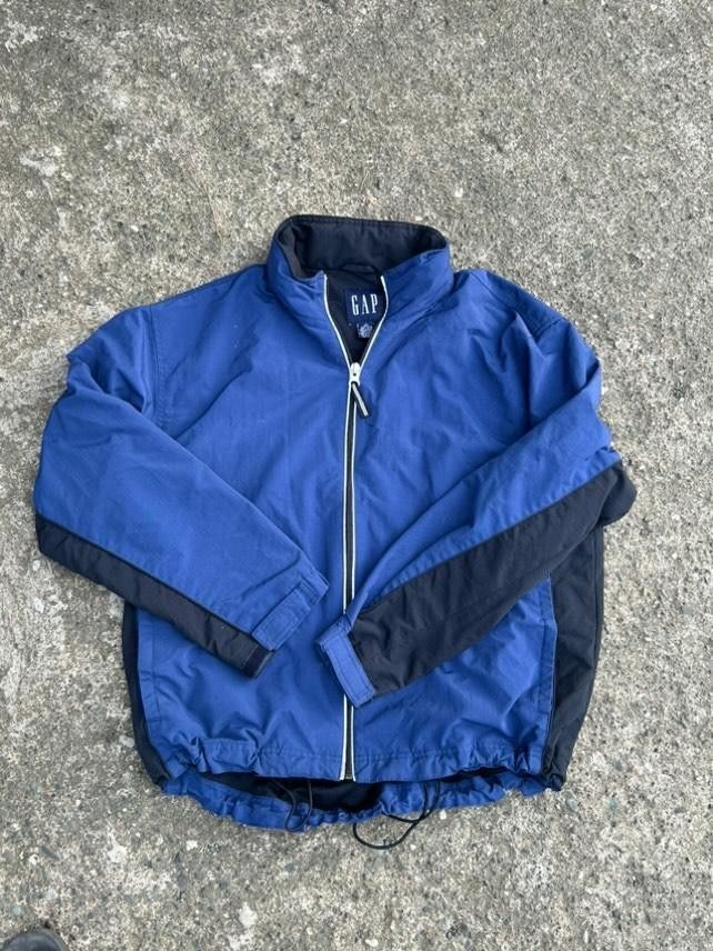 Gap windbreaker discount