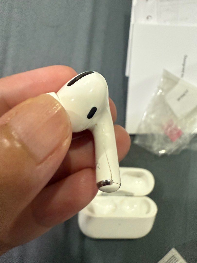 Airpod pro with wireless charging case (Category: Earphones) located in Quezon City. Submitted by sbalane (Listing ID 1333499763, Image 3). Description: With some cracks on the airpod itself ( for some reason i dint know) never dropped Complete with receipt bought 2021 No issues with sound quality .