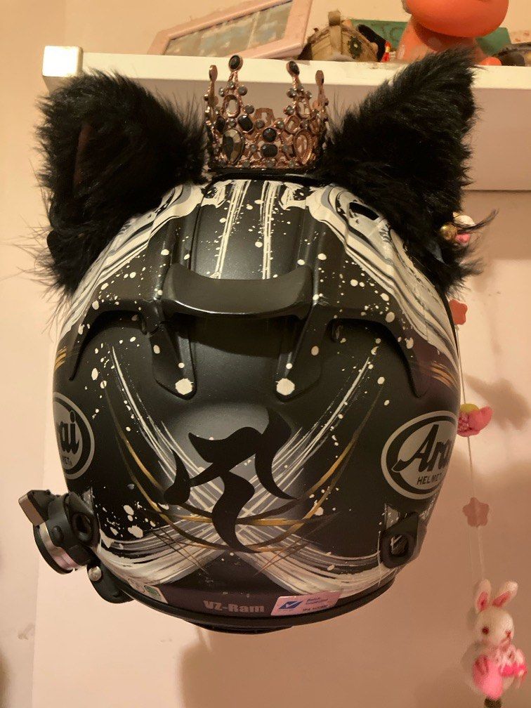 Arai VZ Ram Kiyonari Helmet (Category: Motorcycle Apparel) located in Singapore. Submitted by queenhamstar (Listing ID 1333437344, Image 3). Description: Serious then chat. Don’t ask 100 questions then ghost. I’m not so free :) Decor will remove and remove the residue unless you want to keep them Used about 3 years Minor paint chips and scratches as seen in the photos. Only major defect is the last pic Been through a very minor accident that only