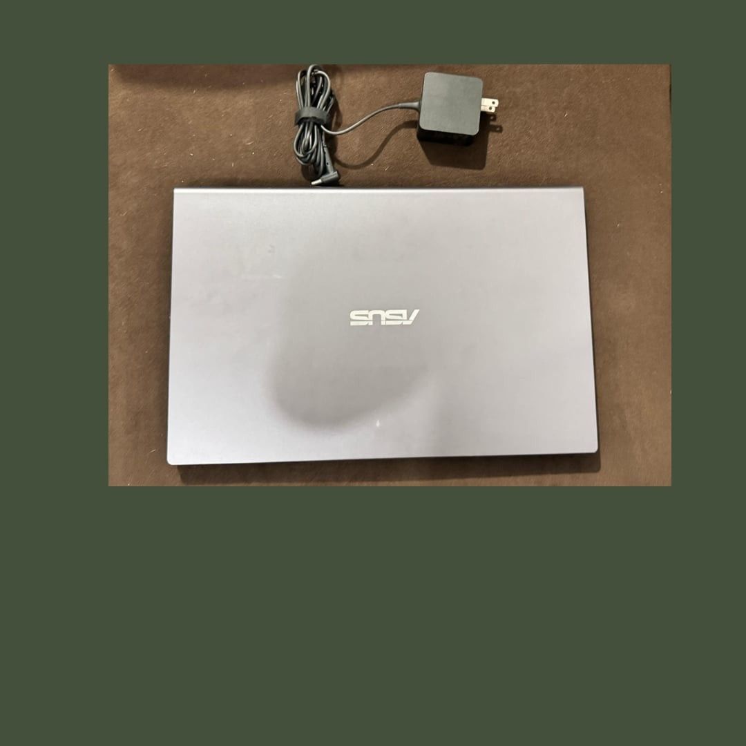 Asus Vivobook X515EA (Category: Laptops & Notebooks) located in Makati City. Submitted by jeffsquared (Listing ID 1333464936, Image 2). Description: For Sale Asus Vivobook X515EA Intel Core i3-1115G4 4GB 512GB ✔️ Slightly used ✔️ Windows 11 ✔️ Microsoft Office.