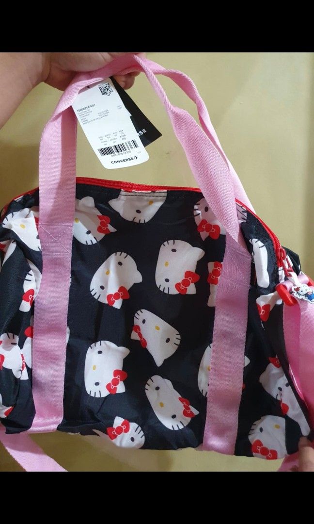 Hello kitty duffle bag converse 2025