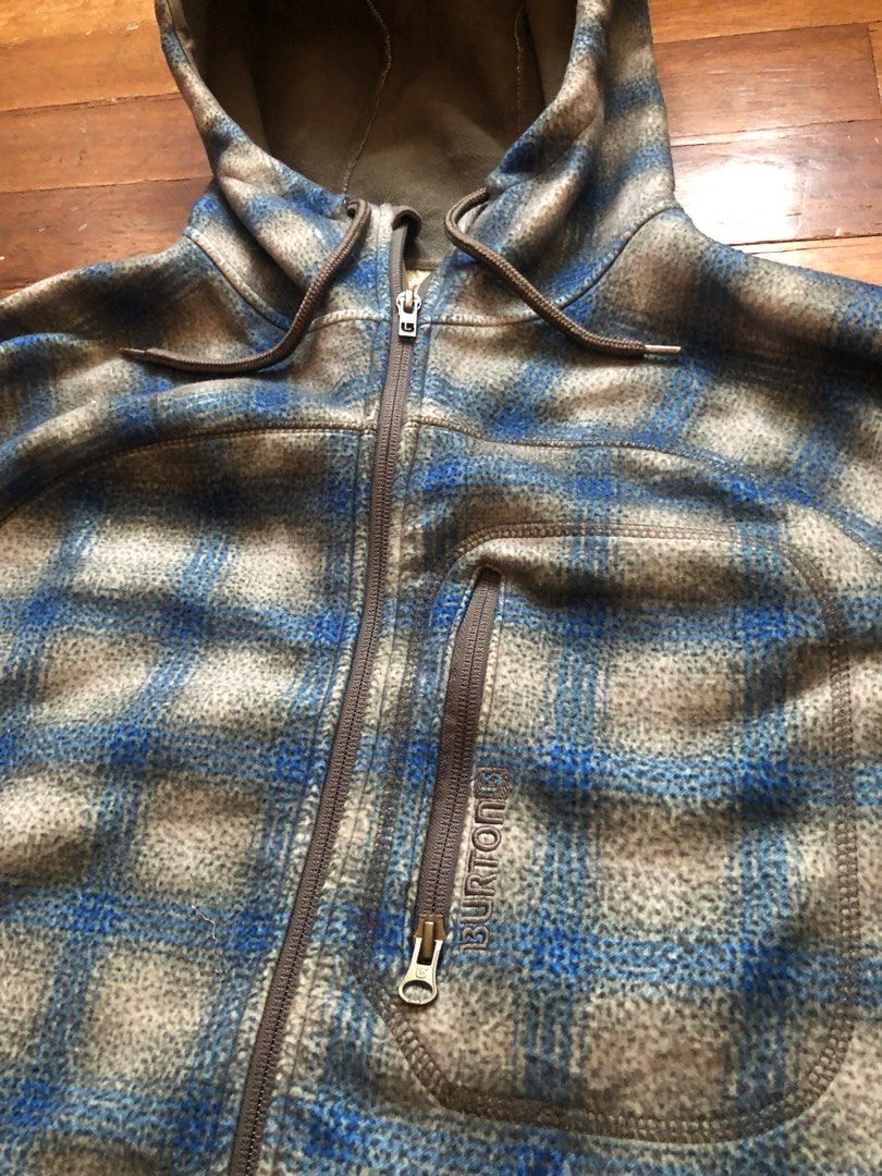 Burton Dry Ride Jacket (Category: Coats, Jackets and Outerwear) located in Los Banos. Submitted by lootmeup (Listing ID 1333453059, Image 2). Description: Burton Dry Ride Jacket Size: W:22.5 L:27 Mine P500.