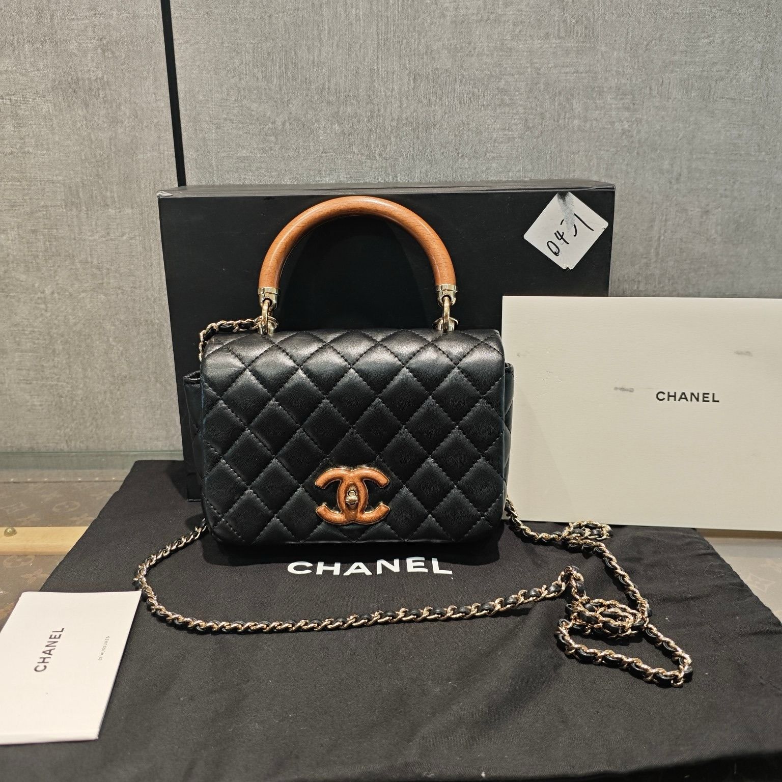 Chanel knock on wood bag shop