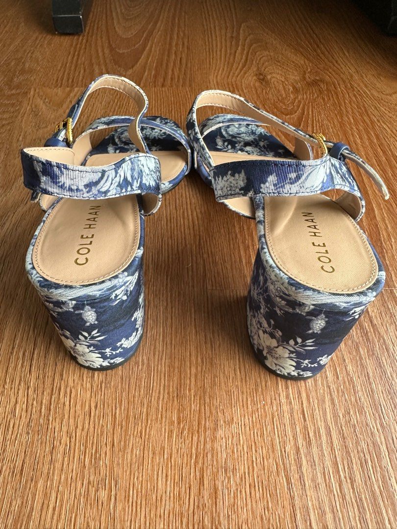Cole haan navy sandals 2025