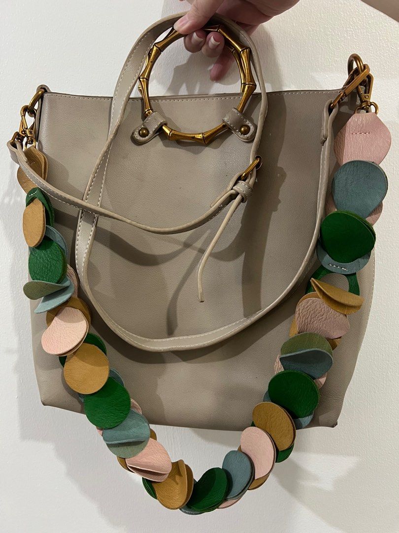 Fendi bag (Category: Luxury Bags & Wallets) located in Makati City. Submitted by maltitalibrary (Listing ID 1333393795, Image 1). Description: Fendi bag 2 in 1 bag The pouch can be converted into a kili bag or sling bag Issue May stain sa loob (not sure if you can remove it) There are some dirts and small stain outside of the bag (can give more photos).