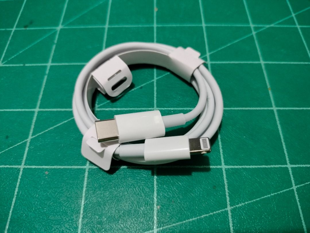iPhone Lightning to USB Type C Cord Cable (Category: Cables & Adaptors) located in Quezon City. Submitted by kyrex12 (Listing ID 1333377276, Image 1). Description: iPhone Lightning(male) to USB Type C(Male) -data cable -1m -with 1 week warranty -accept for shipping via LALAMOVE COD(buyer's expense) -accept GCASH and MAYA payment -COMPATIBILITY IS BUYER'S RESPONSIBILITY.