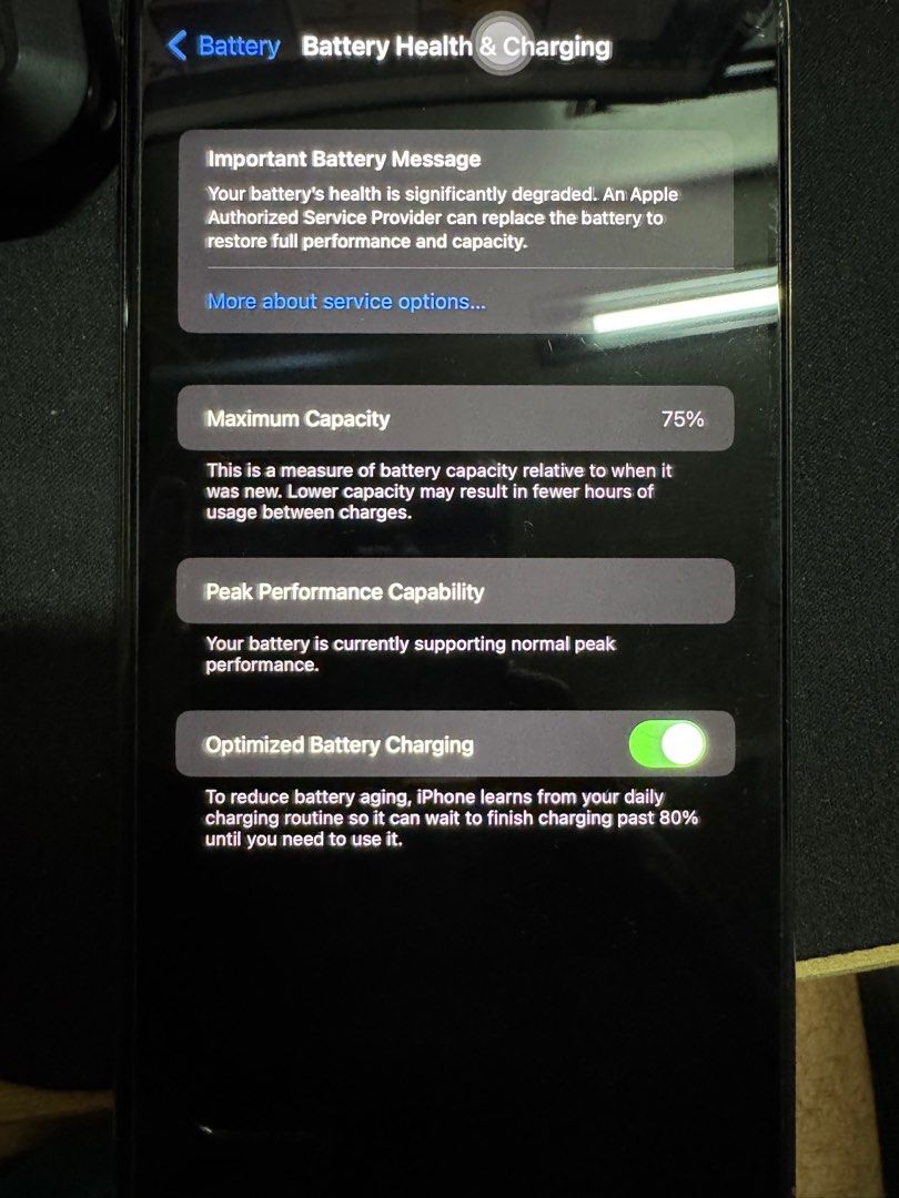 iPhone XS Max 256 Rose Gold (Category: iPhone X Series) located in Manila. Submitted by ryanabu (Listing ID 1333449881, Image 2). Description: iPhone XS Max 256gb 75% bh Rose Gold With True Tone With Face ID Issue: May crack lang yung upper left ng screen. Will send detailed pic if needed .