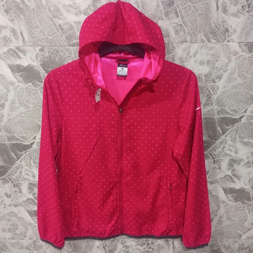 Jaket NIKE training olahraga sz M jogging casual santai Fesyen Pria Pakaian Baju Luaran di Carousell