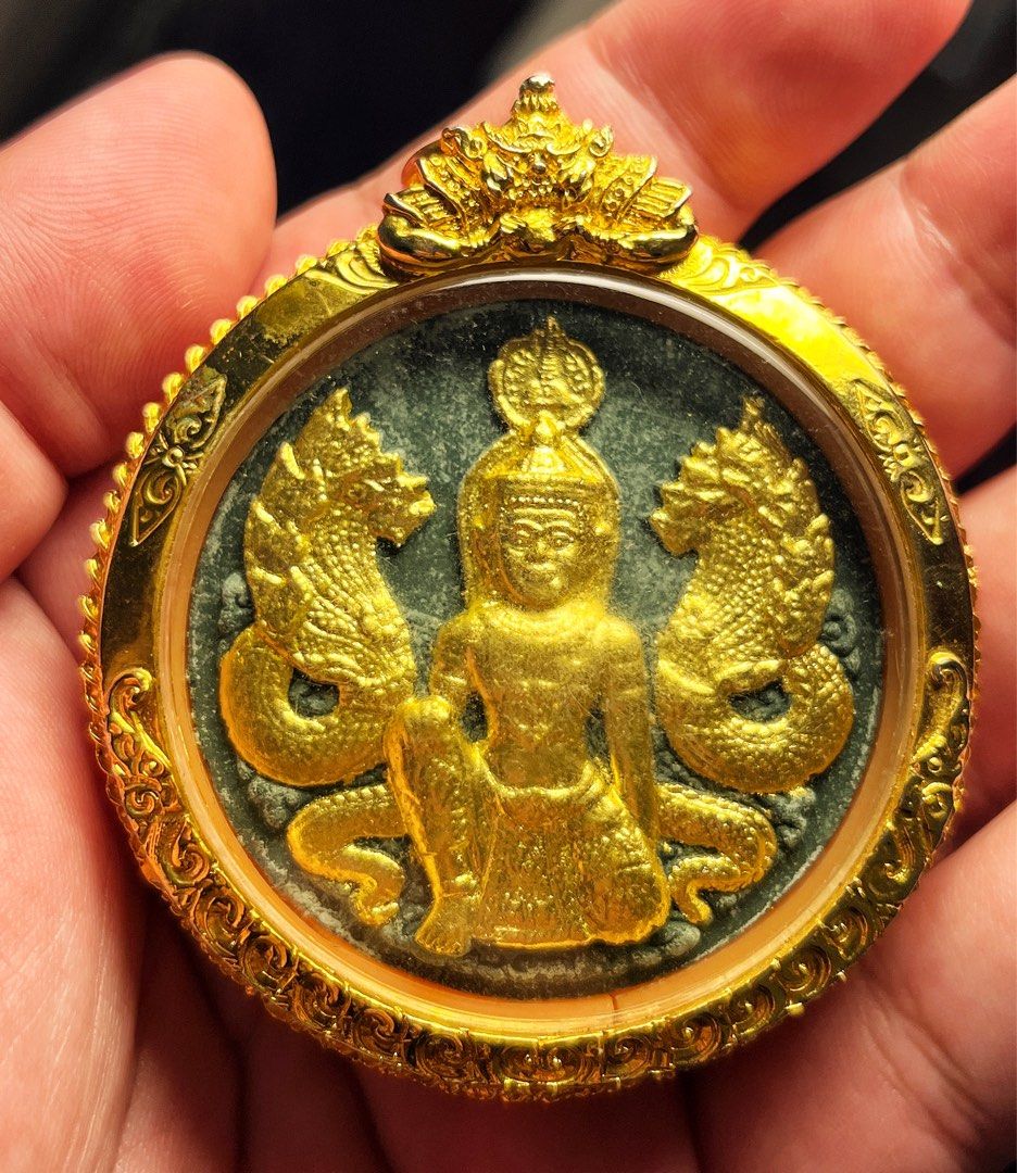 泰国佛牌泽度金Jatukam Wat Phutthaisawan 2550, Hobbies & Toys, Collectibles ...