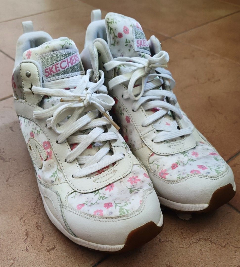 Lightly used flora sketchers high cut sneakers Women s Fashion Footwear Sneakers on Carousell