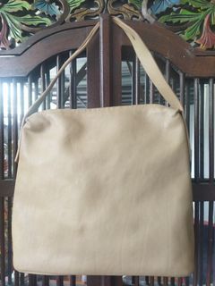 (Kategori: ) berada di . Dikirim oleh sha_numpreloved (ID iklan 1290133673, Gambar 1). Deskripsi: .
