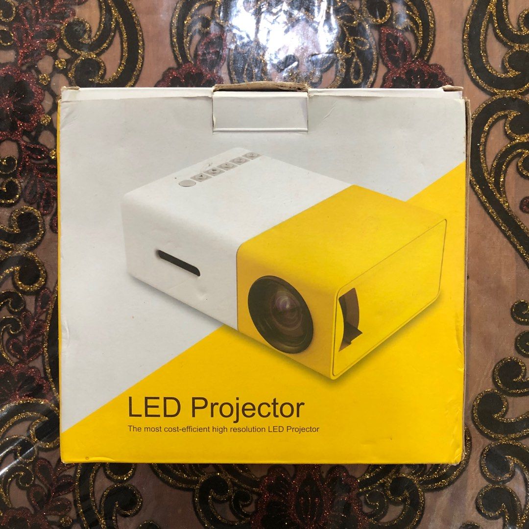 MINI PROJECTOR (Category: Projectors) located in Banting. Submitted by iskandarjamal (Listing ID 1333358952, Image 1). Description: CAN NEGOTIATE .
