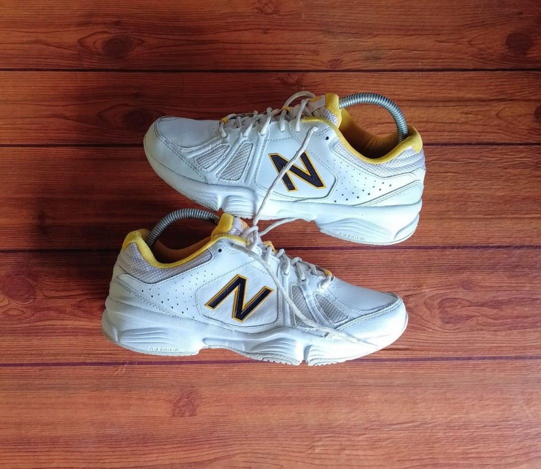 New Balance 519 Fesyen Pria Sepatu Sneakers di Carousell