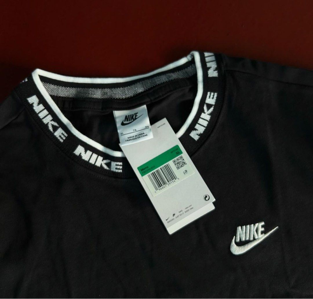 Nike just do it script neck tee 2025