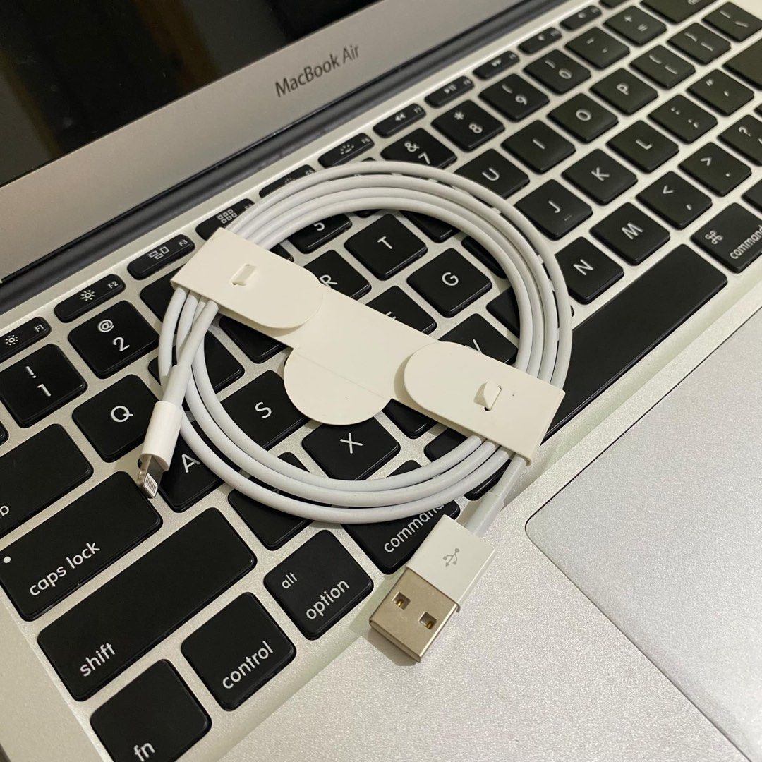 Original Apple 1M Lightning Cable - Brand New (Category: Chargers & Cables) located in Pasig City. Submitted by preloved_by_g (Listing ID 1333413415, Image 1). Description: Original Apple 1M Lightning Cable Brand new 💯 Came from iPad unit LEGIT, AUTHENTIC, ORIGINAL 💯 Shipping options: Lalamove or Grab Payment methods accepted: Bank transfer (BPI, BDO), GCash and Maya Shipping fee shouldered by buyer. Stay safe!.