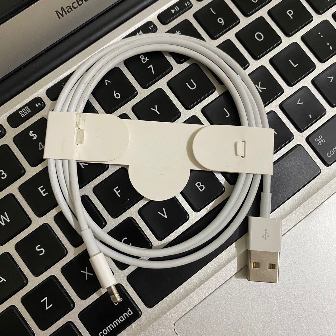 Original Apple 1M Lightning Cable - Brand New (Category: Chargers & Cables) located in Pasig City. Submitted by preloved_by_g (Listing ID 1333413415, Image 2). Description: Original Apple 1M Lightning Cable Brand new 💯 Came from iPad unit LEGIT, AUTHENTIC, ORIGINAL 💯 Shipping options: Lalamove or Grab Payment methods accepted: Bank transfer (BPI, BDO), GCash and Maya Shipping fee shouldered by buyer. Stay safe!.
