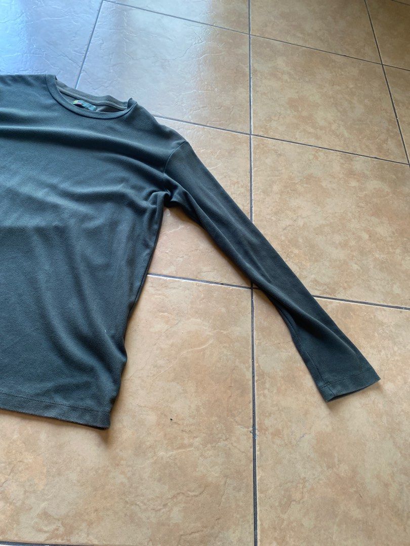 Original Bench Dark Green Cotton Long Sleeves (Category: Tshirts & Polo Shirts ) located in Cavite. Submitted by dzoneph (Listing ID 1333336309, Image 2). Description: Size: Medium Mode of payment: Gcash.