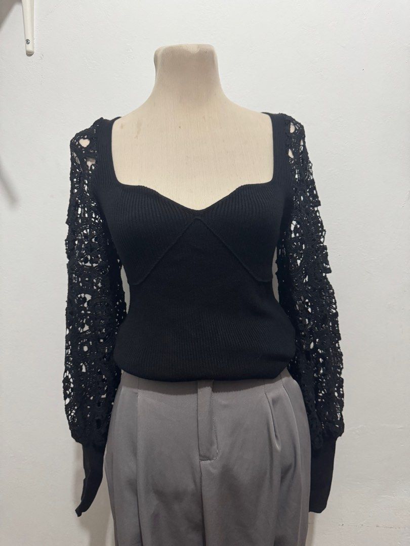 Shein Knitted Lace Bustier Longsleeve (Category: Longsleeves) located in Taytay. Submitted by prettybasic.clo (Listing ID 1333453249, Image 1). Description: Size: Small on tag (Fits S-L).