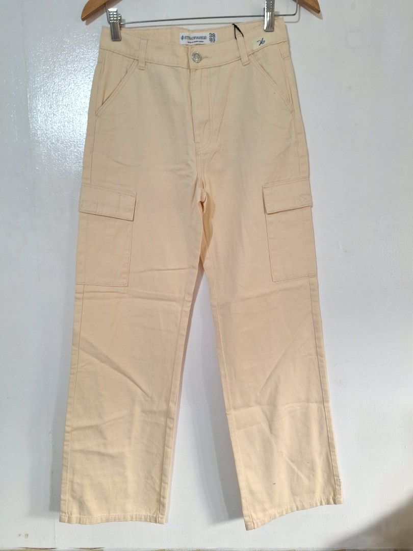 Stradi Cargo Pants sz 22 24 26 28 (Category: Other Bottoms) located in Caloocan City. Submitted by clevercloud.e1971a (Listing ID 1333361570, Image 1). Description: bnew Over@runs 22 24 26 28.
