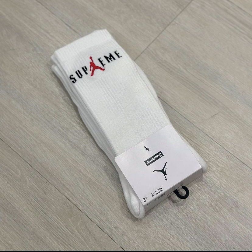 Supreme x Jordan FW24 Crew Socks (2 Pack) (Category: Socks) located in Quezon City. Submitted by inside_plug (Listing ID 1333392538, Image 2). Description: Supreme x Jordan FW24 Crew Socks 2 Pack (White, Black) Brandnew Dm us to purchase.