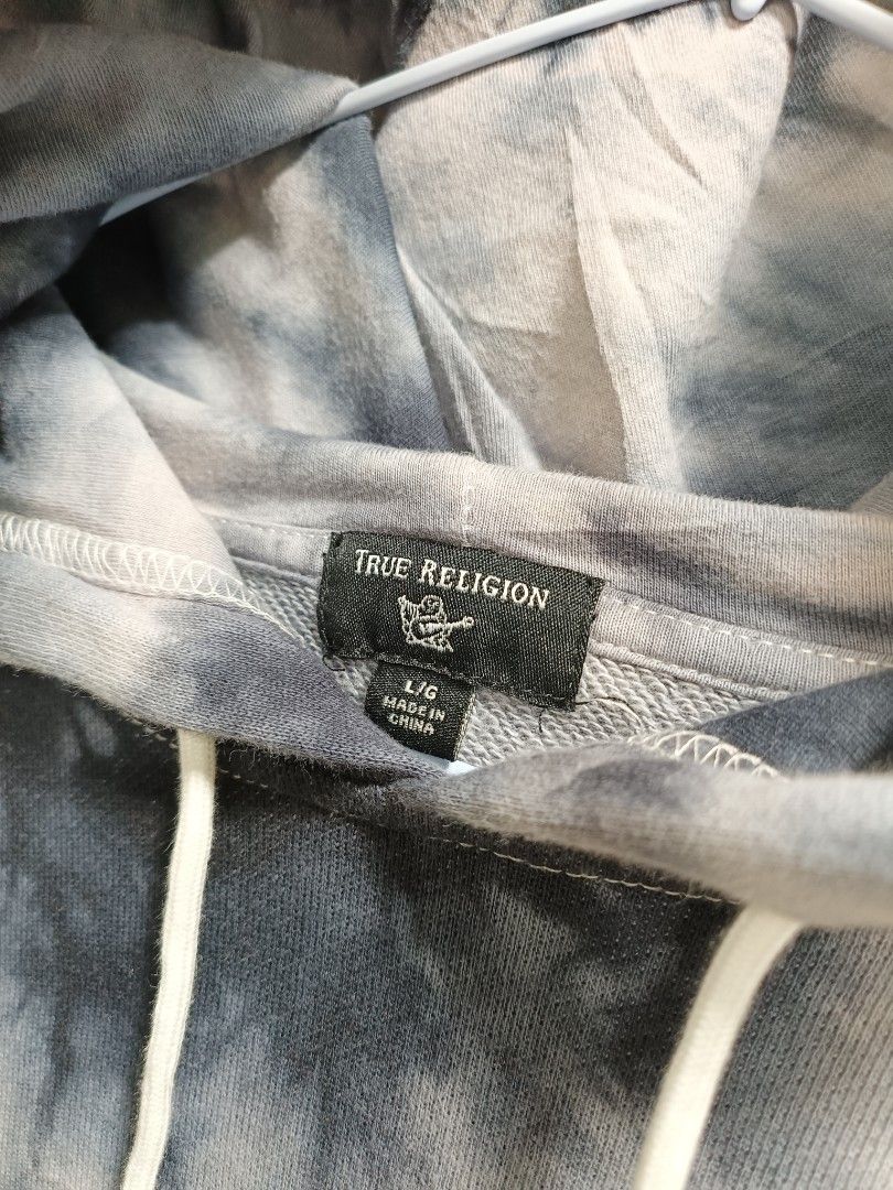 TRUE RELIGION BUDDHA TIE DYE PULLOVER HOOD (Category: Coats, Jackets and Outerwear) located in Bacoor. Submitted by secretsup (Listing ID 1333427380, Image 3). Description: TRUE RELIGION BUDDHA TIE DYE PULLOVER HOOD SIZE : LARGE WITDH - 22 LENGTH - 28 1800 PLUS SF.