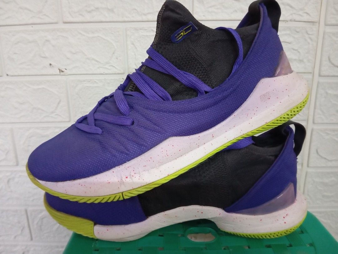 Curry 5 218 on sale