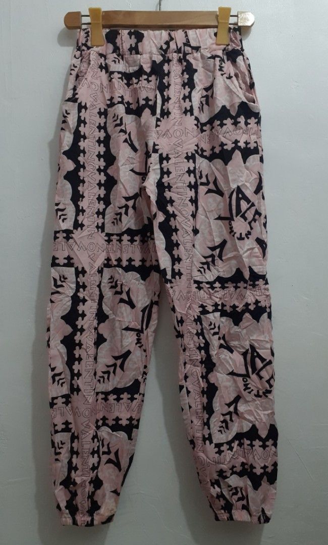 VALENTINO AOP SATIN PANTS (Category: Luxury Apparel) located in Manila. Submitted by imchinotengnolka (Listing ID 1333500679, Image 1). Description: PREOWNED ^LIKENEW VALENTINO AOP SILK PANTS /Loungepants Not See thru PINK MEDIUM -SEMI LARGE WAIST GARTERED STRETCH Off /Legit Good Condition 9/10.