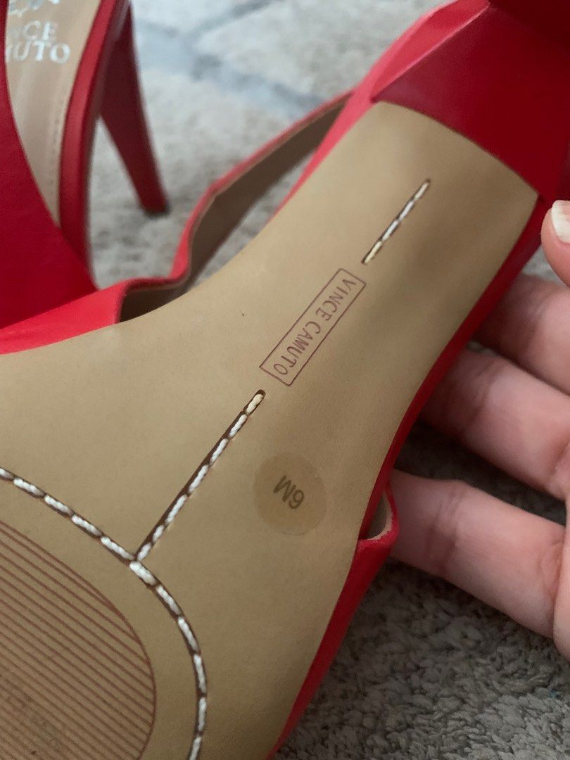 Vince camuto red top
